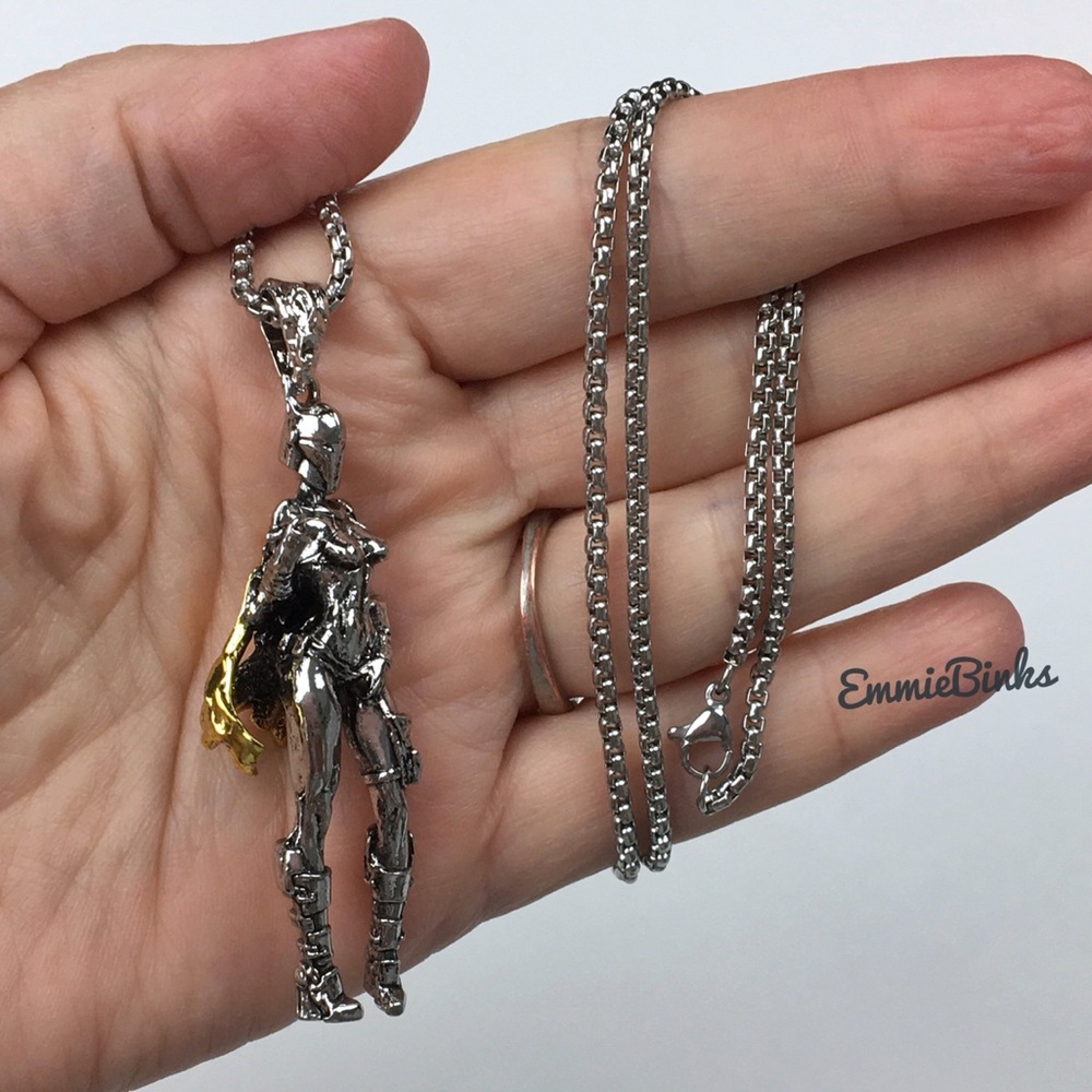 New Star Wars Female Mandalorian Caped Anime Style Character Pendant Necklace